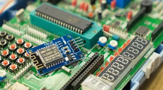 初學(xué)者先學(xué)plc還是單片機(jī)好